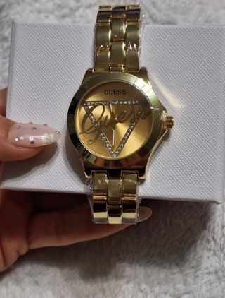 Reloj G**ess Dorado Mujer