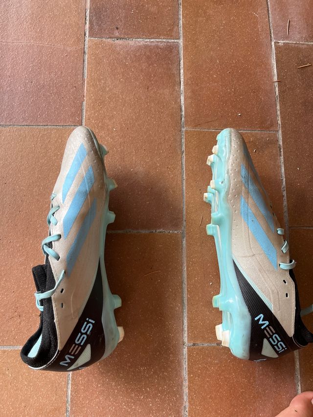 Botas de tacos Adidas Talla 42 usadas dos veces.