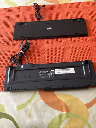 Teclado con cable negro
