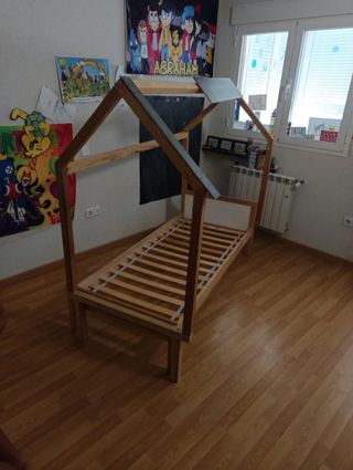 Cama de madera + colchón 