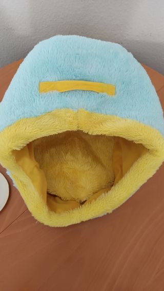 Cama para gato suave azul y amarillo