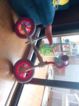 Bicicleta de equilibrio infantil