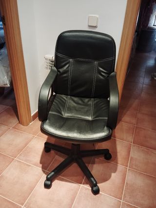 Silla de escritorio negra