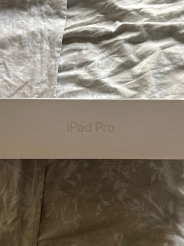 Caja iPad Pro 12.9 Apple