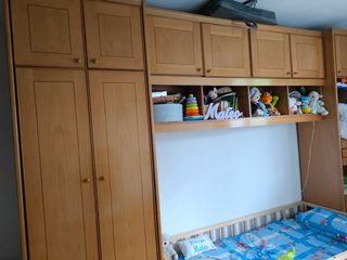 Armario de madera para dormitorio