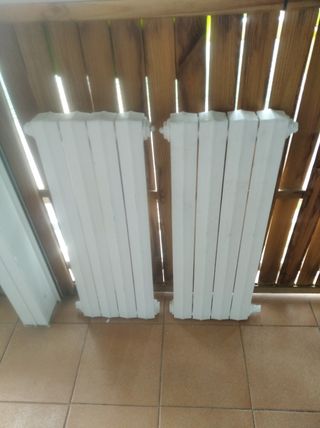Radiadores de hierro blancos