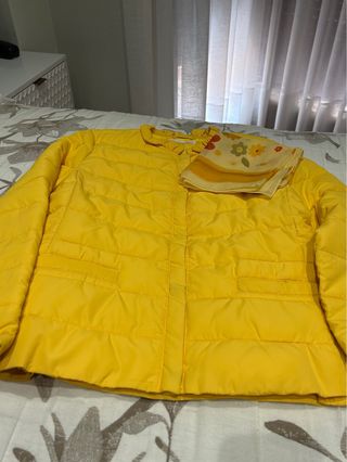 Acolchado fino amarillo