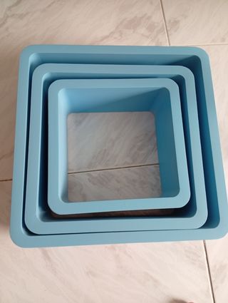 Estanterías cuadradas apilables azules