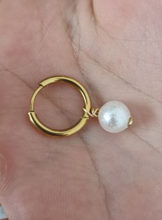 Pendiente dorado Unisex  aro/perla 
