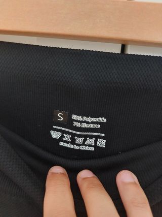 Mallas cortas deportivas degradadas