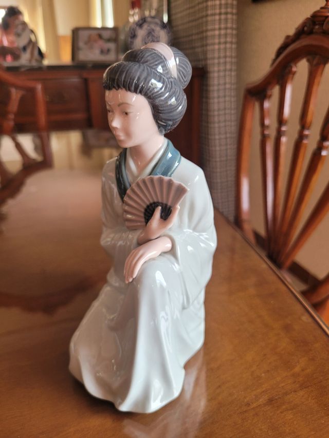Figura porcelana japonesa Geisha
