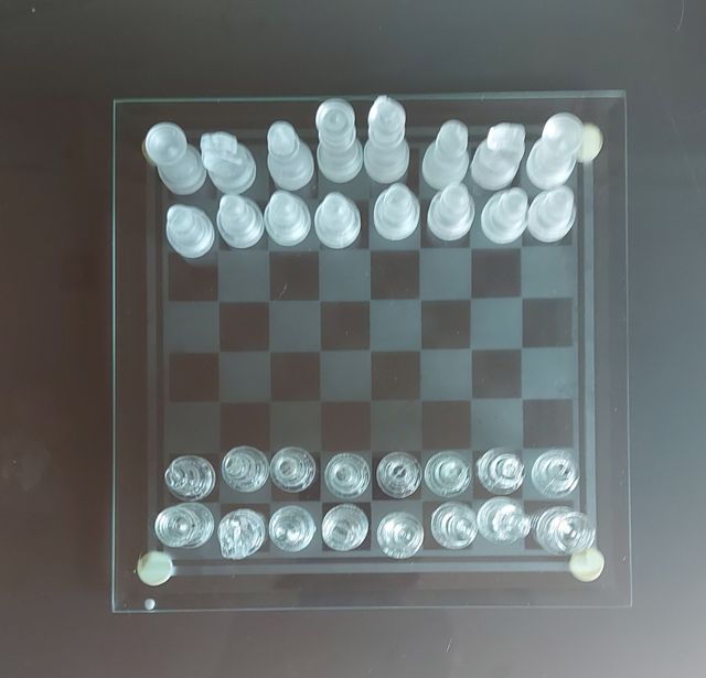 Ajedrez de Cristal Transparente