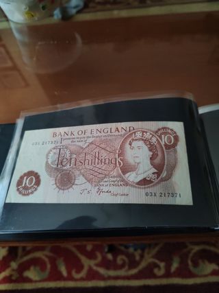 Lote de 9 billetes estrangeros 