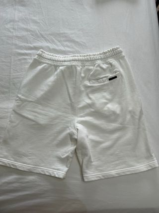 Pantalón corto blanco Pull and Bear