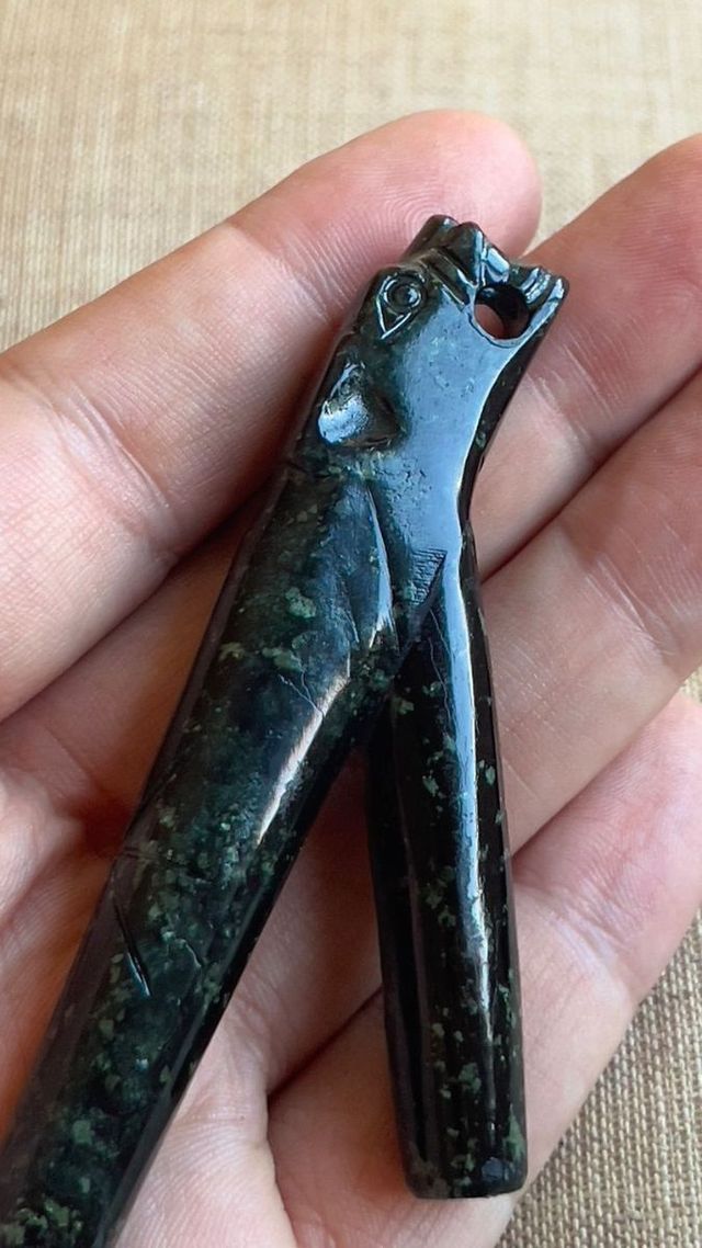 Kuripe proyector jaguar en piedra serpentina