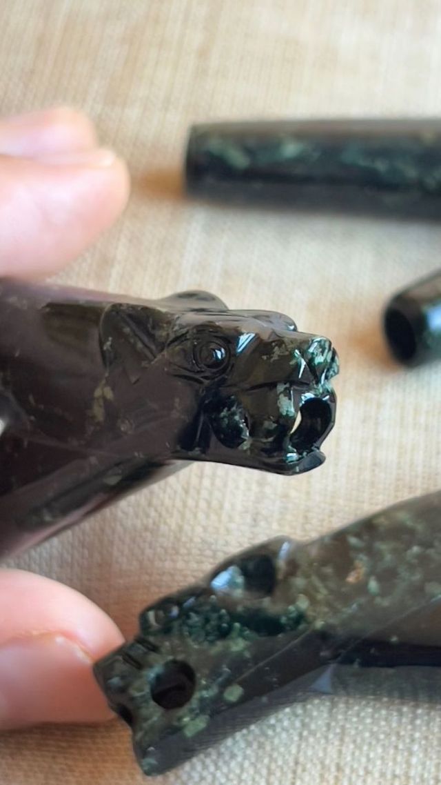 Kuripe proyector jaguar en piedra serpentina