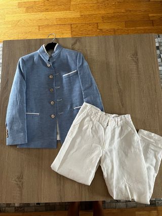 Traje de comunión azul y blanco