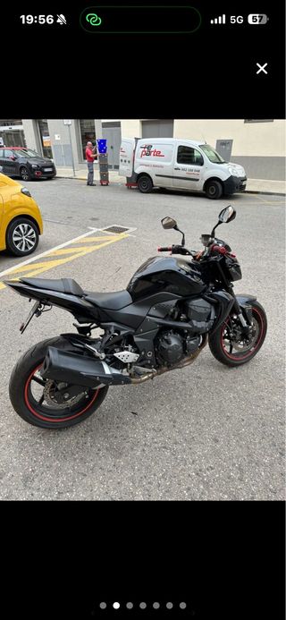 Moto Kawasaki Negra 750 de 2009