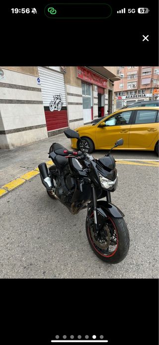 Moto Kawasaki Negra 750 de 2009