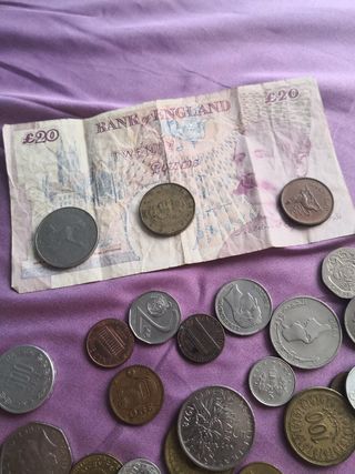 Colección de monedas variadas