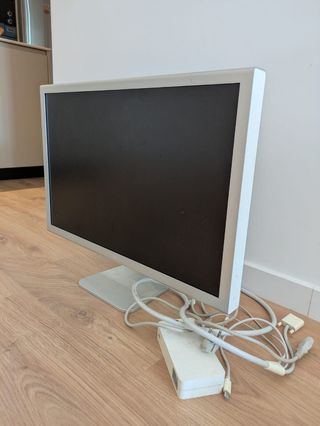 Monitor Apple Cinema Display Plata (No funciona)