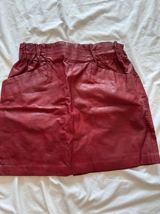Falda polipiel Zara burdeos