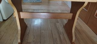Mesa de comedor de madera