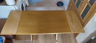 Mesa de comedor de madera