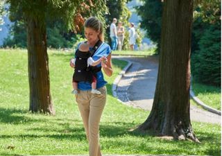 Arnés portabebé Chicco gris