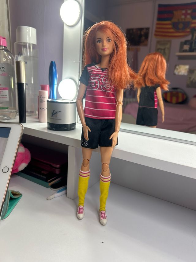Barbie Movimientos Infinitos Pelirroja