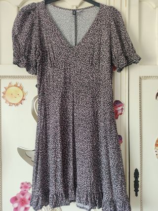 Vestido floral negro y rosa