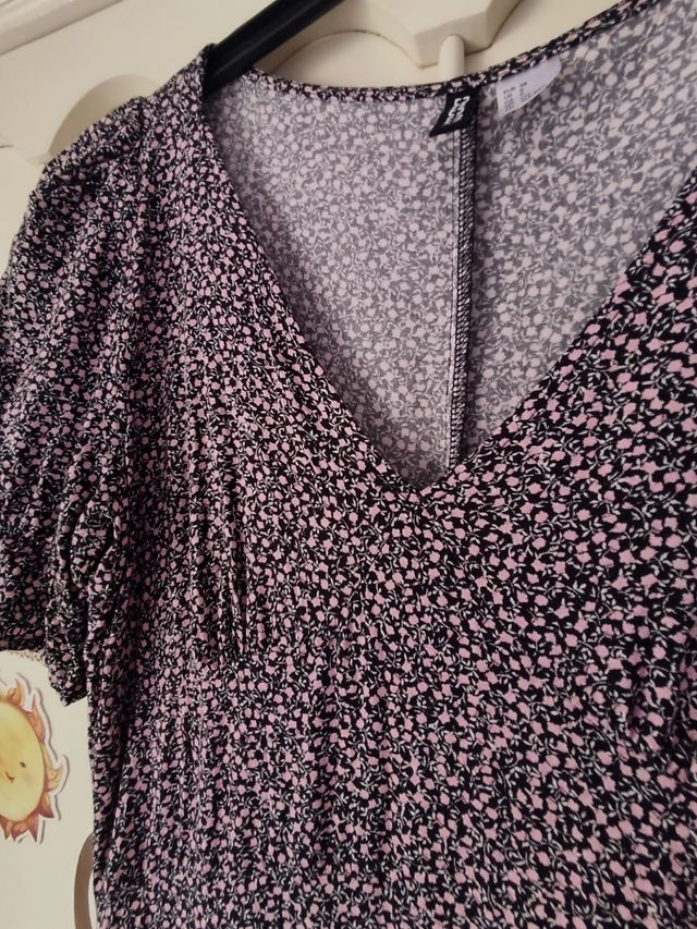 Vestido floral negro y rosa