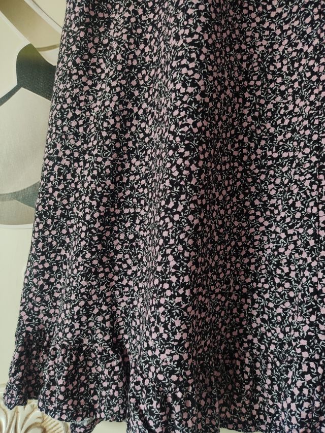 Vestido floral negro y rosa