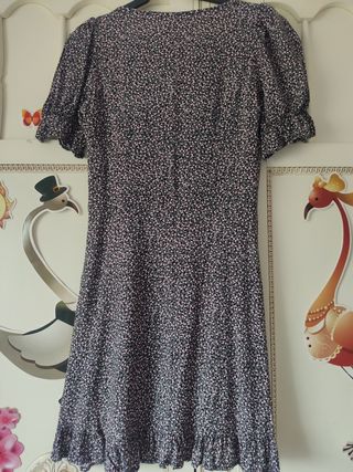 Vestido floral negro y rosa