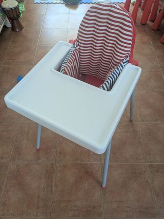 Trona Antilop Ikea con cojín y bandeja