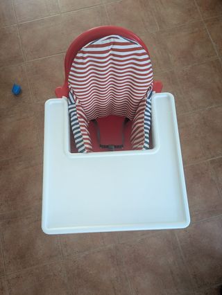 Trona Antilop Ikea con cojín y bandeja