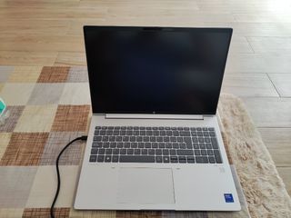 Portátil HP 460 G11 Plata