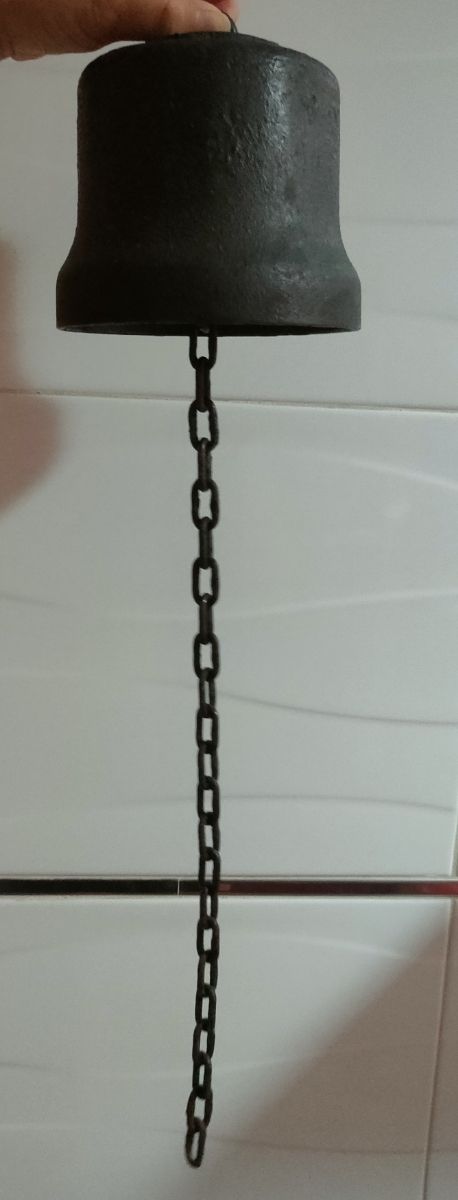 Campana antigua estación ferrocarril