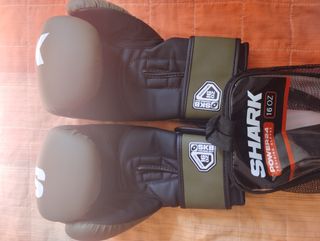 Guantes de boxeo Shark 16 Oz verdes