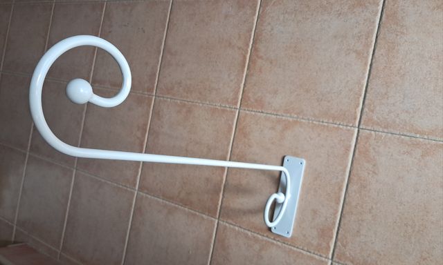 Toallero de forja hierro blanco de pared nuevo