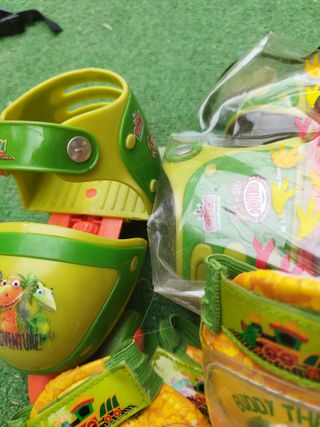 Patines de niño DinoTren con casco y protecciones 