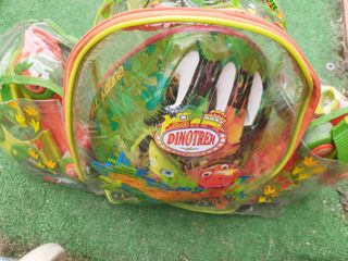 Patines de niño DinoTren con casco y protecciones 
