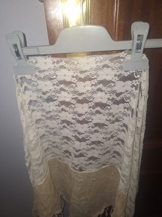 Pañuelo de encaje beige y blanco