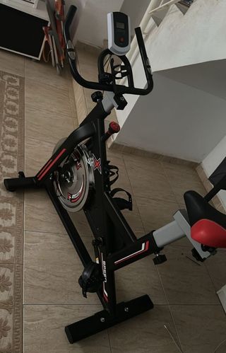 Bicicleta Estática con Sillín Ergonómico