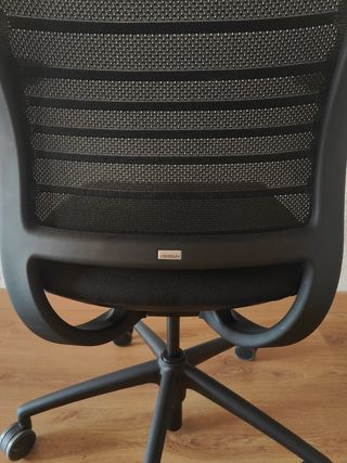 Silla oficina ergonómica Intersthul Hero Negra