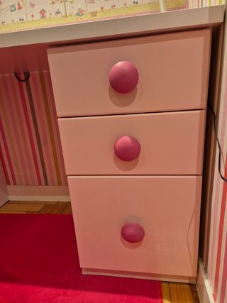 Mesa escritorio infantil con cajonera rosa