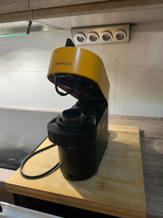 Nespresso DeLonghi Vertuo Pop ENV90.Y Amarilla