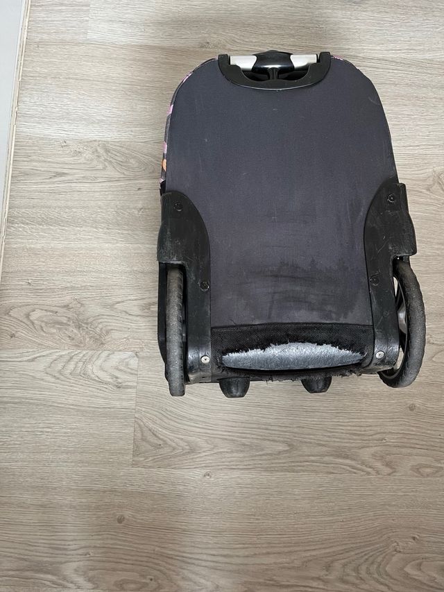 Mochila Totto con ruedas y estampado de corazones