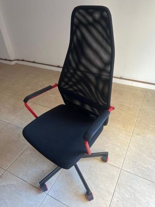 Silla Gaming Huvudspelare Negra con Detalles Rojos