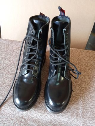 Scarponcini nuovi unisex n. 40